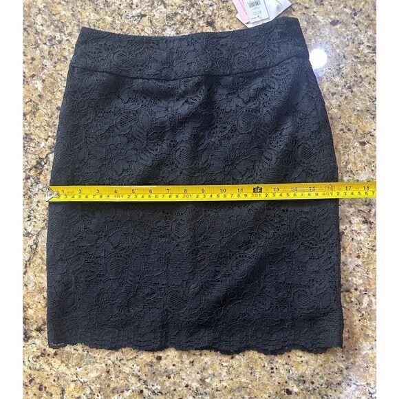 Banana Republic Black Lace Crochet Mini Pencil Skirt Size 00P Petite Whimsigoth - Picture 12 of 16